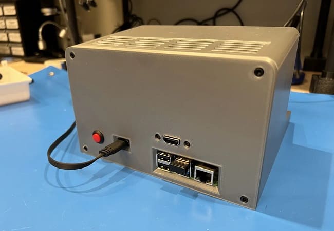 ساخت کامپیوتر خانگی TRS-80 با کمک پرینتر سه بعدی