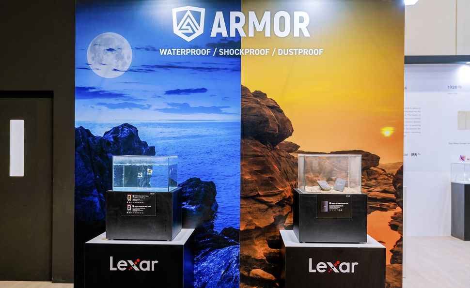 Lexar2.jpg