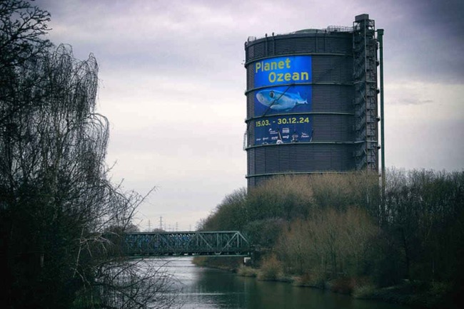 این نمایشگاه تا پیش از این یک انبار ذخیر کاز بوده است