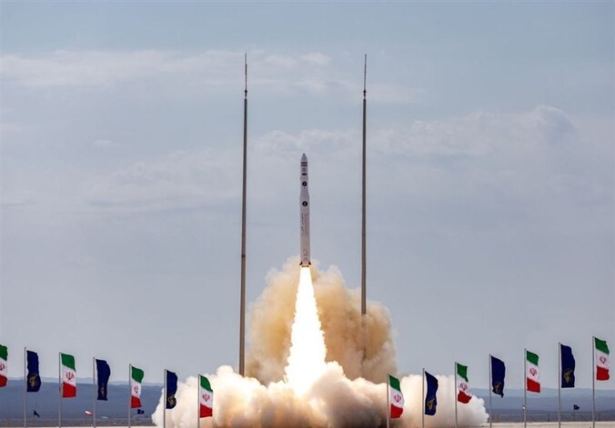 ماهواره چمران-۱ با ماهوراه‌بر قائم ۱۰۰ در مدار قرار گرفت