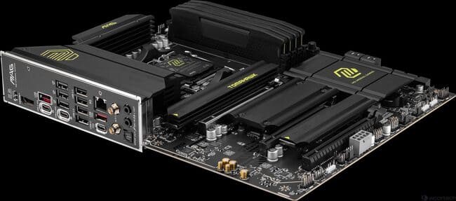 بعضی مدلهای مجهز به چیپست x870 نیز کانکتور ۸ پین pciE مجهز هستند.