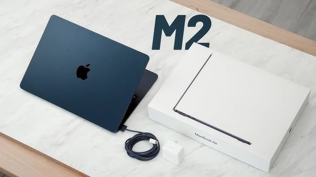 MacBook Air M2  بهترین لپ‌تاپ با وزن کم برای حمل آسان و طراحی ۲ بعدی