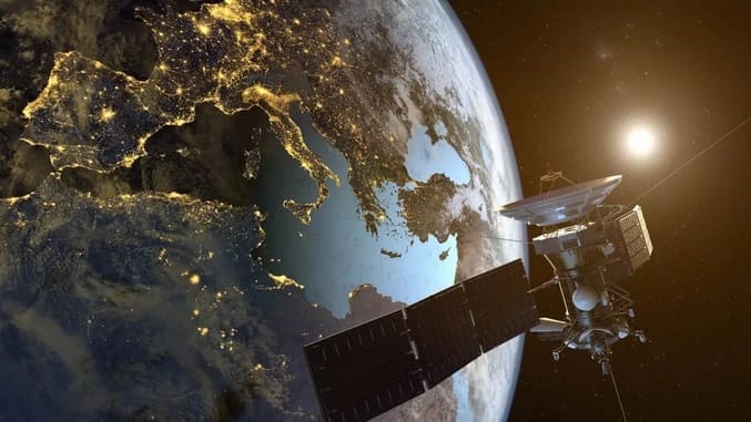 ماهواره Intelsat-33e در فضا منفجر شد