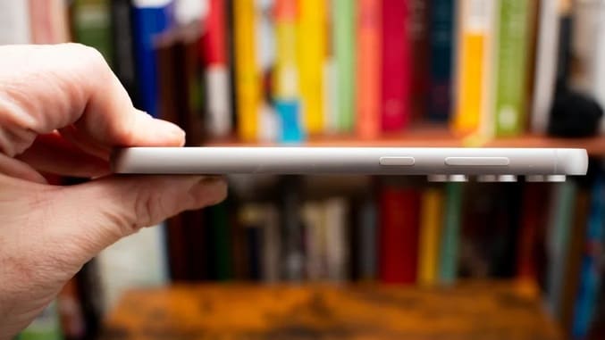 طراحی گلکسی S23 feاز بقل