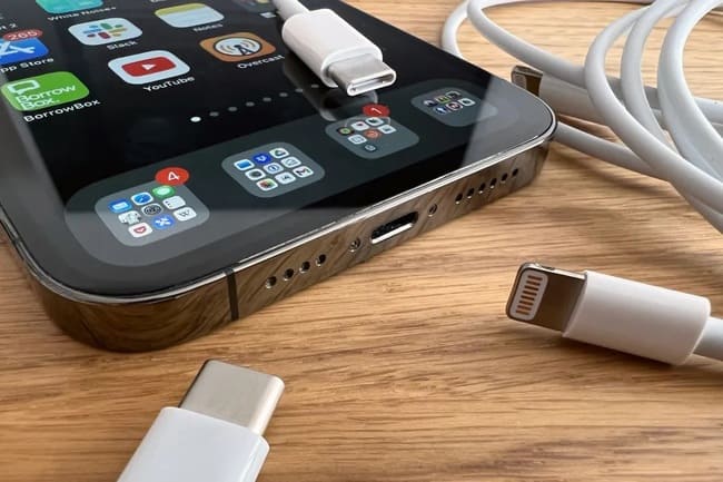 پورت شارژ در آیفون های ۱۵ و۱۶ به usb-c تغییر کرده است
