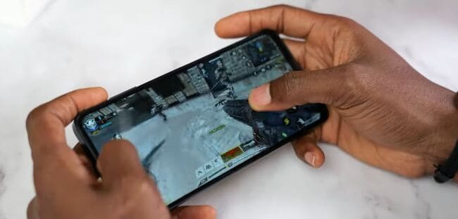 گلکسی A06 در حال اجرای بازی Call of Duty Mobile