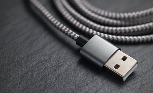 هر کدام از طول‌های رایج کابل USB برای چه کاربردی مناسب است؟