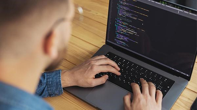 برای شرکت در دوره برنامهنویسی در آلمان، باید مدرک تحصیلی مناسب و مهارت زبان آلمانی داشته باشید.