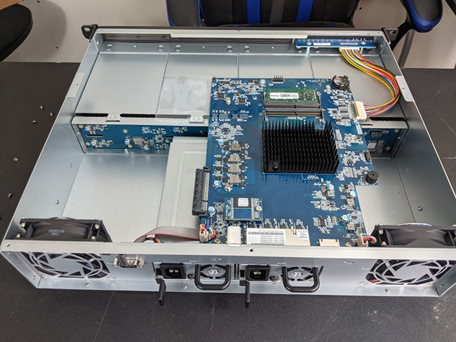 ذخیره ساز (nas) رکمونتی