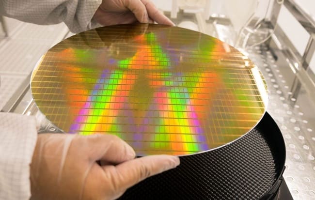 B-EUV-02.jpg