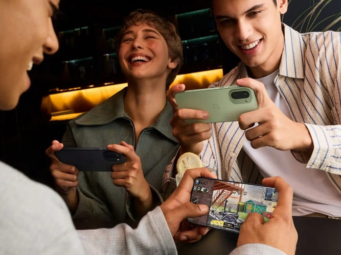 بازی با گوشی OnePlus 15R