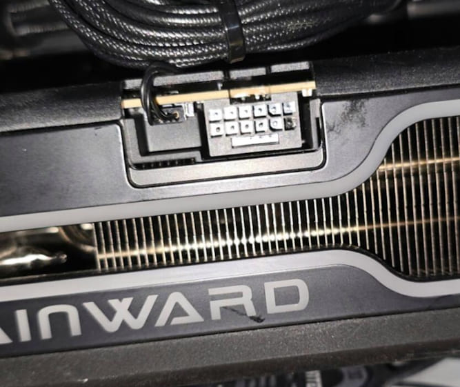 ذوب شدن کانکتور  RTX 5090D