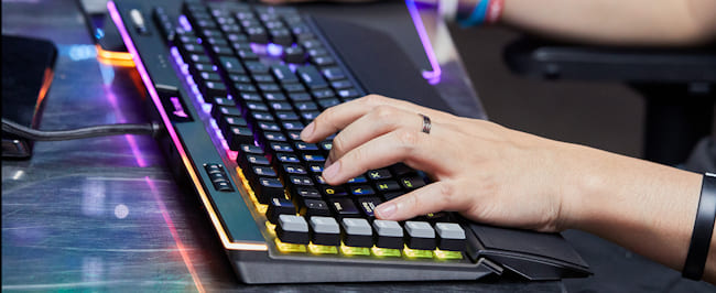 کیبورد مکانیکال بی‌سیم یا سیمی؟