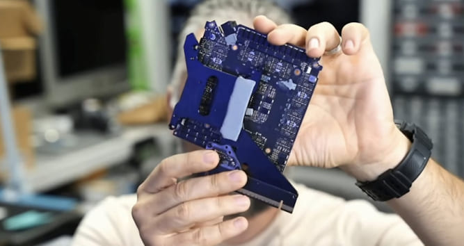 باز کردن RTX 5090