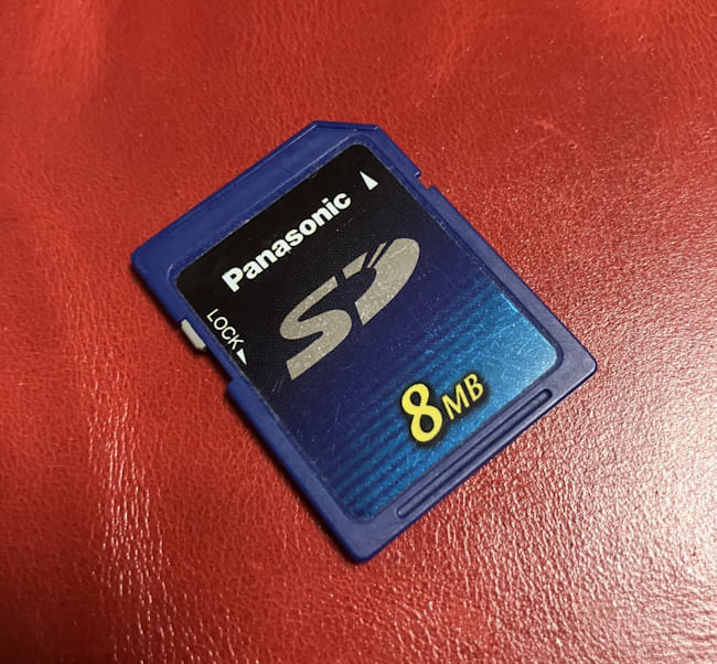 مموری کارت 8 مگابایتی