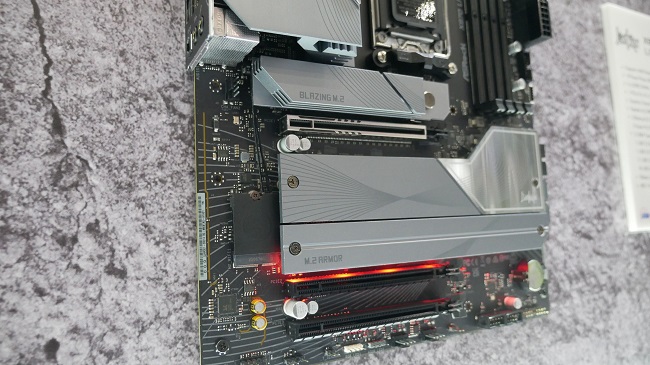 تصویر مادربرد X870 LiveMixer WiFi در کامیپوتکس 2025