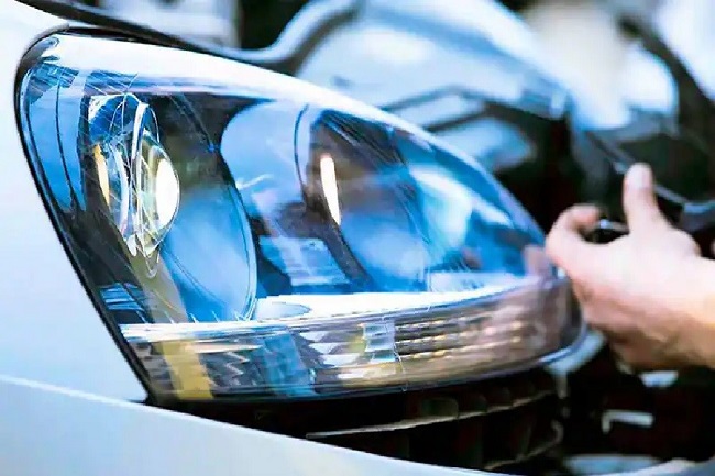 تعویض طلق چراغ جلو