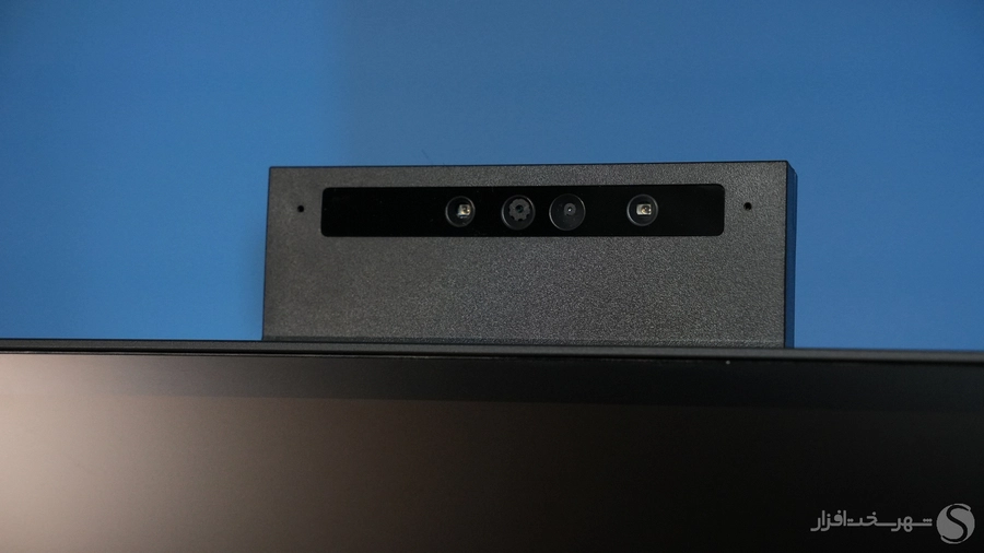 مانیتور با وبکم داخلی