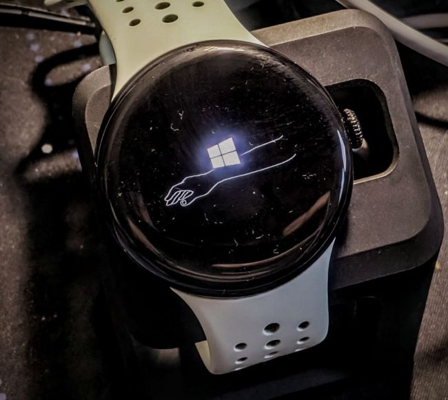 نصب ویندوز روی ساعت هوشمند پیکسل!