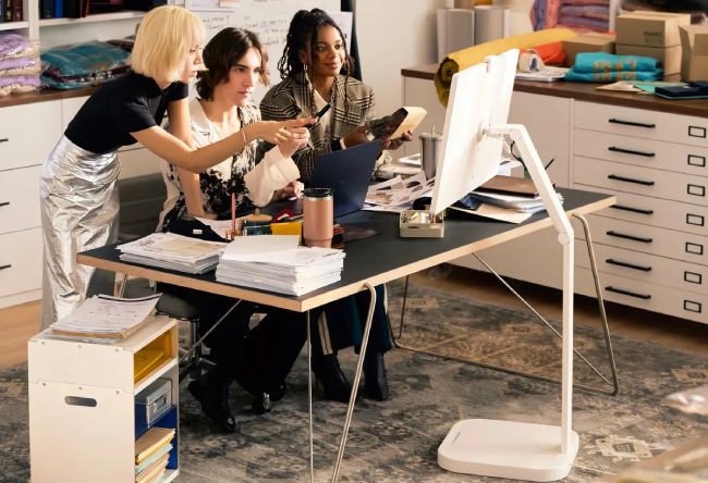 مشخصات مانیتور Smart Monitor Swing ال جی