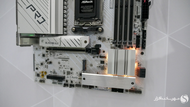 قسمت پایینی مادربرد B850 Steel Legend Wi-Fi