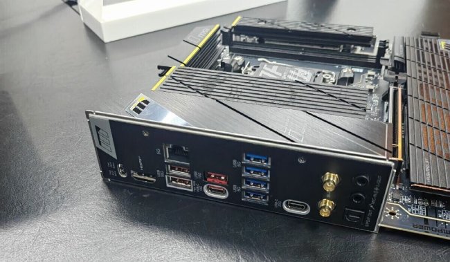 تصویرمادربرد MSI B850 MPOWER