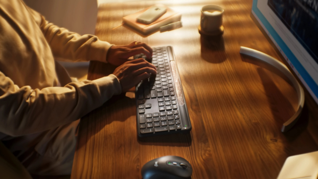 مشخصات کیبورد خورشیدی لاجیتک