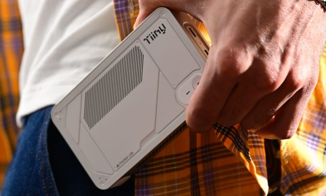سوپر کامپیوتر Tiiny AI Pocket Lab