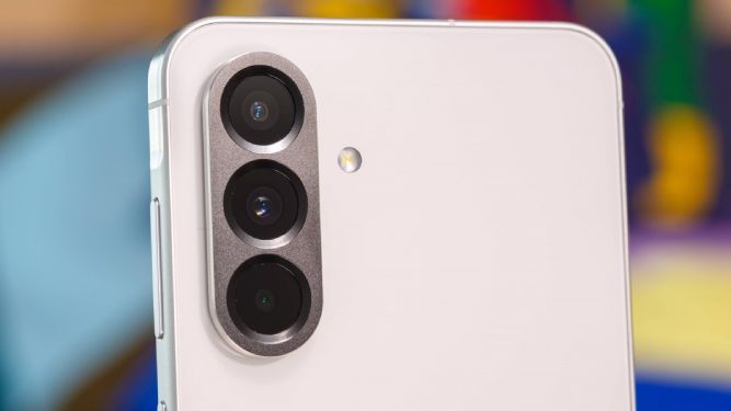 گوشی میان‌رده گلکسی A37 و A57