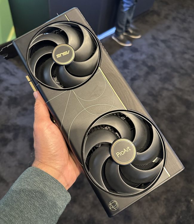 کوچکترین کارت گرافیک RTX 5090