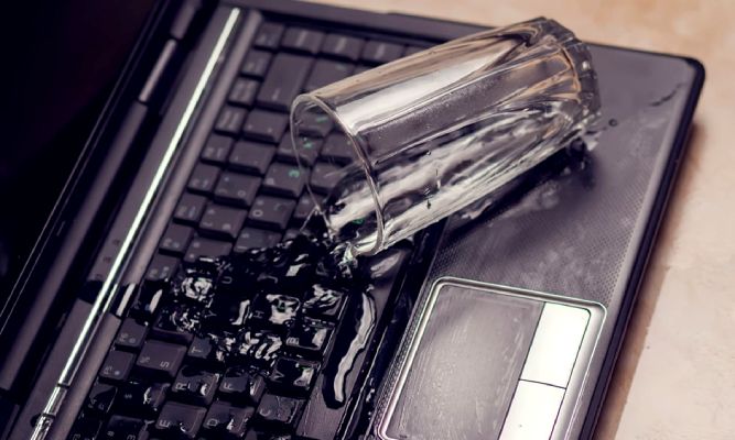 فوریت تعمیر لپتاپ آبخورده