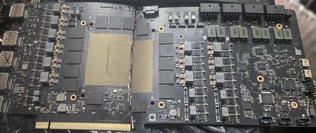 RTX-5090-with-connectors-4.jpg