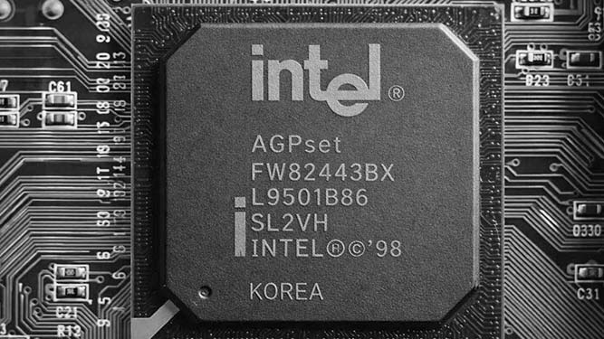خداحافظی لینوکس با یک افسانه ۲۸ ساله؛ پشتیبانی از چیپست تاریخی Intel 440BX رسماً حذف شد
