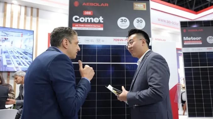 غرفه AE Solar در نمایشگاه اینترسولار خاورمیانه ۲۰۲۵