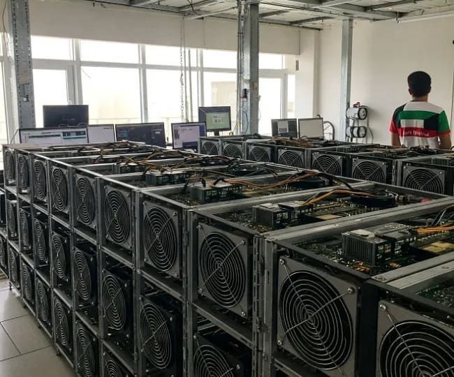 یک مزرعه استخراج بیتکوین