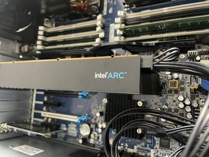 نسخه ۱۶ گیگابایتی کارت گرافیک Arc A750 مشاهده شد