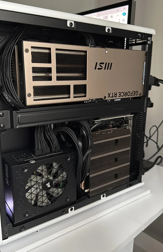 گرافیک RTX 5080 Inspire در کیس