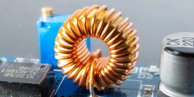 یک سیمپیچ روی برد PCB