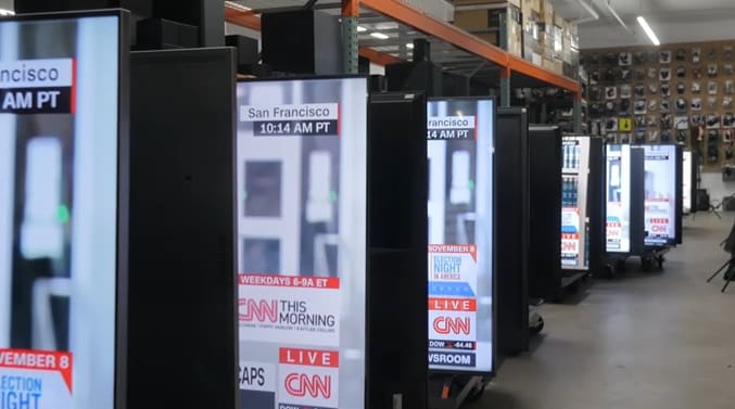 چند تلویزیون در حال تست