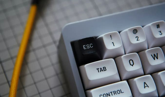 یک کیبورد مکانیکی