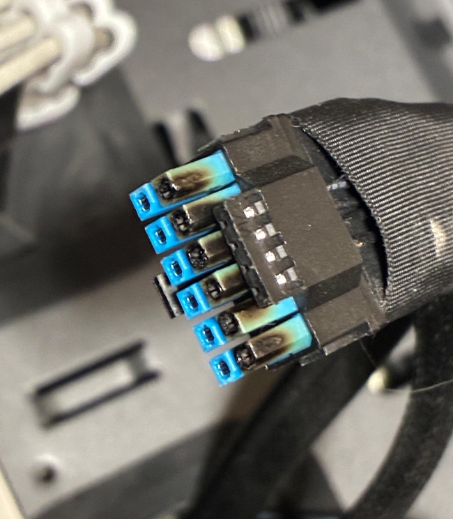 کانکتور سوخته کارت RX 9070 XT NITRO+