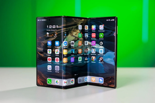 گوشی tri fold
