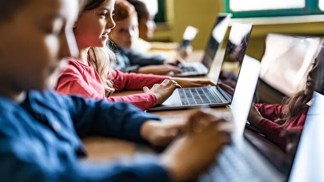 آموزش هوش مصنوعی در مدارس استونی