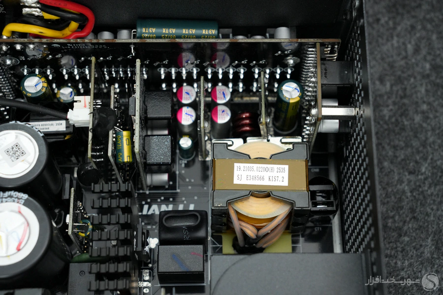 Lian-Li-RS-1000G-secondary-side