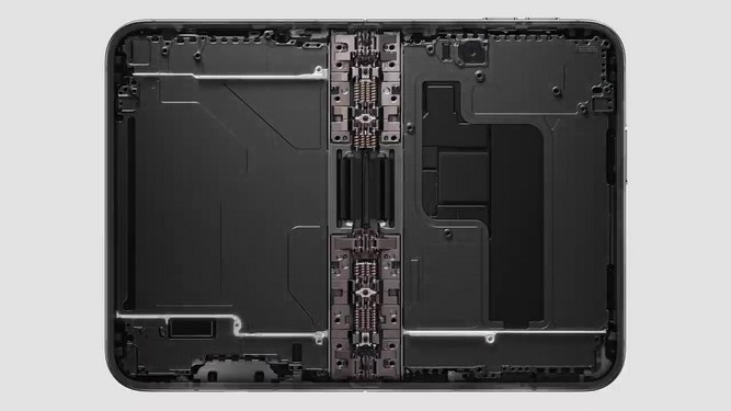 iPhone-Duo-02.jpg