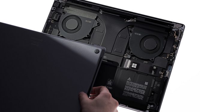 Surface-Laptop-Ultra-11.jpg