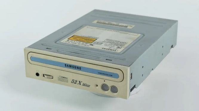 CD-ROM قدیمی