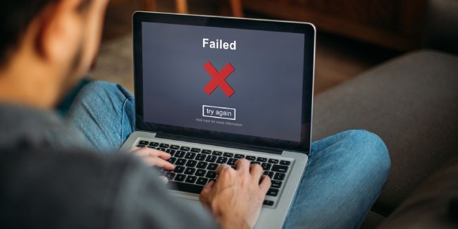 استفاده از لپتاپ پس از ریختن مایعات