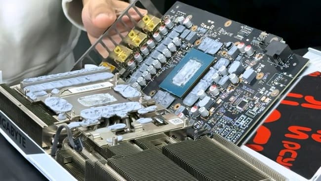 وضعیت خمیر حرارتی RTX 5070 Ti قیل از تعمیر