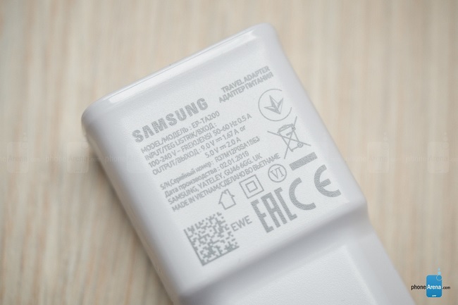 s10Plus-charger.jpg